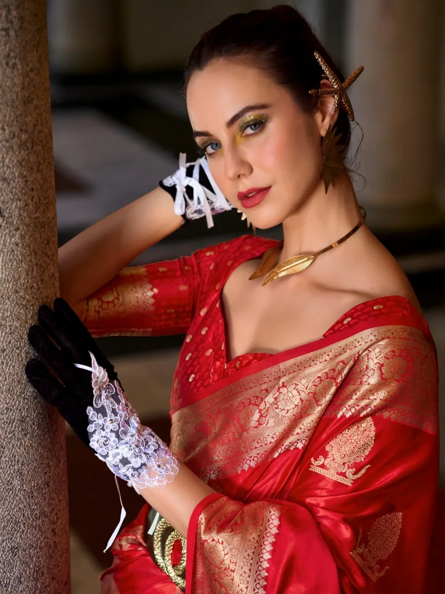 Classic Mangha Silk Saree with Smooth Satin Texture - Image 10