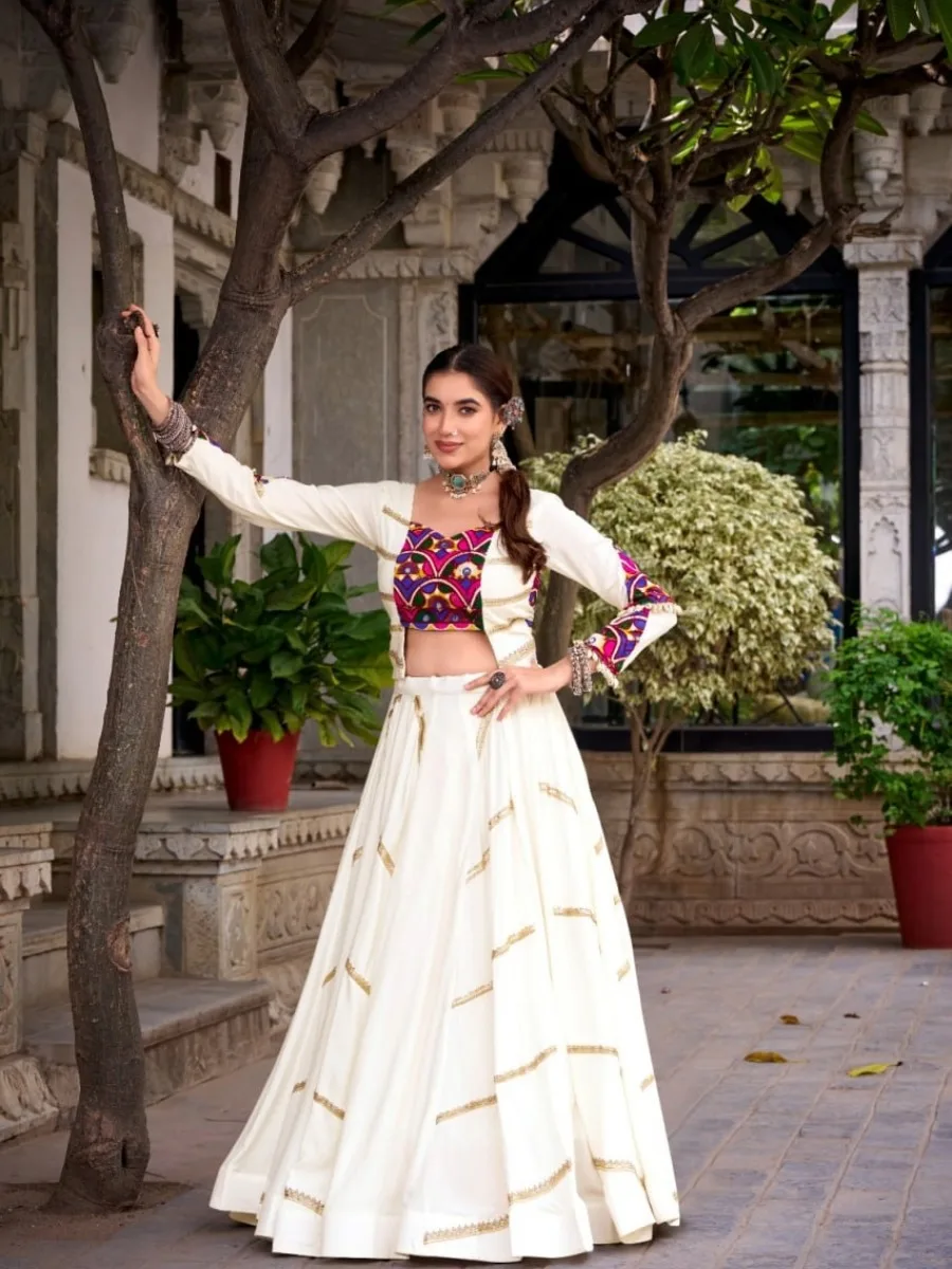 Ivory Grace Gamthi Mirror Work Navratri Lehenga Choli - Image 4